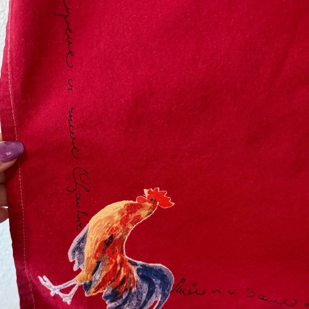 Williams Sonoma- Red Rooster script cloth napkins- Set of 10 - Picture 4 of 4
